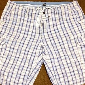 BOSS  Hugo Boss plaid shorts button and pull tied